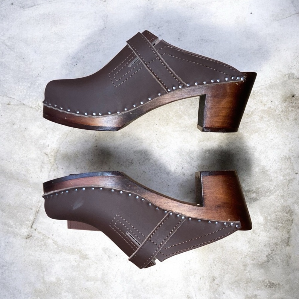 Troentorp. Leather Clogs. Size 8. New.